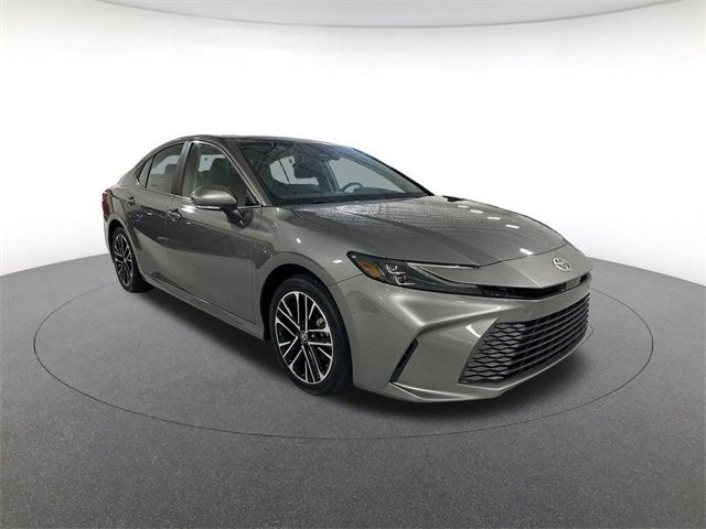 2025 Toyota Camry XLE photo 3