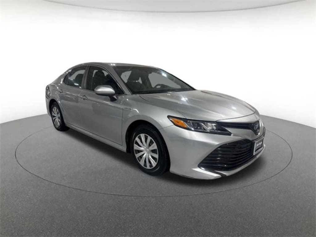 Used 2018 Toyota Camry Hybrid LE Sedan