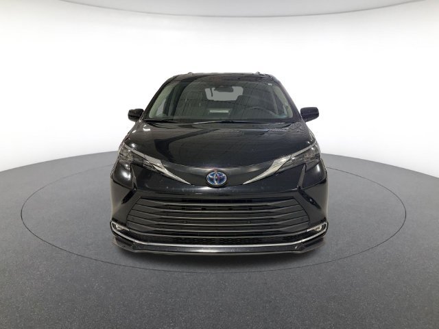 Used 2024 Toyota Sienna XLE Passenger Van