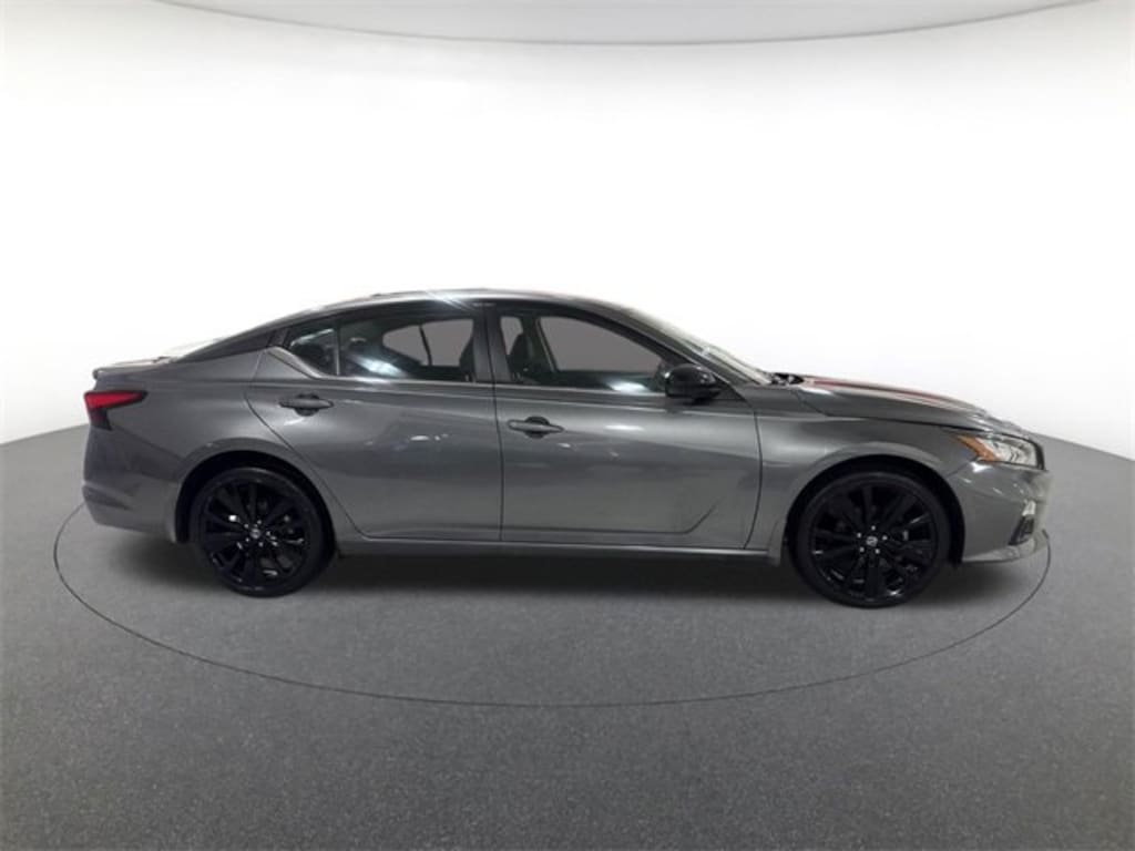 Used 2022 Nissan Altima 2.5 SR Sedan
