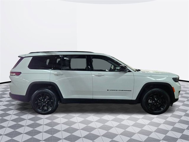 2024 Jeep Grand Cherokee Altitude photo 4