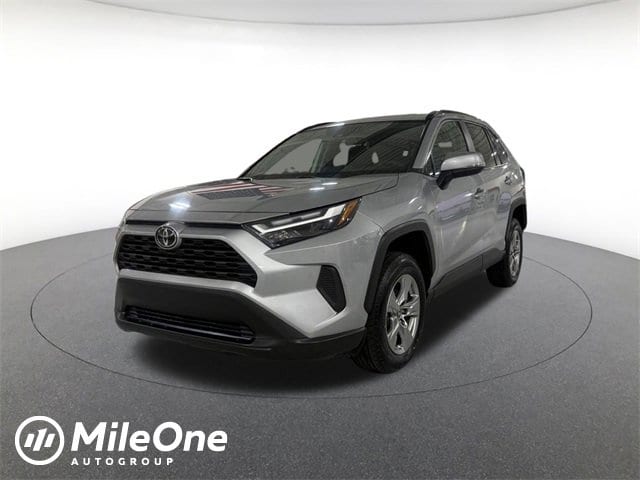 2024 Toyota RAV4 XLE's photo