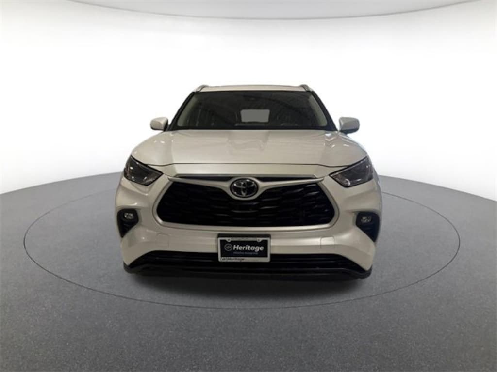 Used 2023 Toyota Highlander XLE Sport Utility