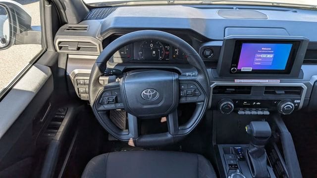 2025 Toyota Tacoma SR5 - Photo 8