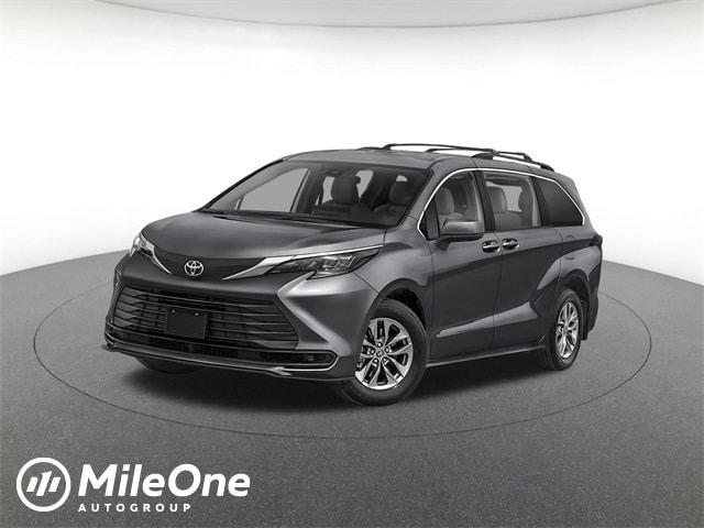 2026 Toyota Sienna LE's photo