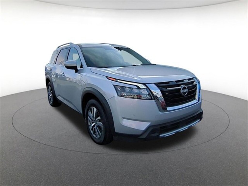 Used 2025 Nissan Pathfinder SL Sport Utility