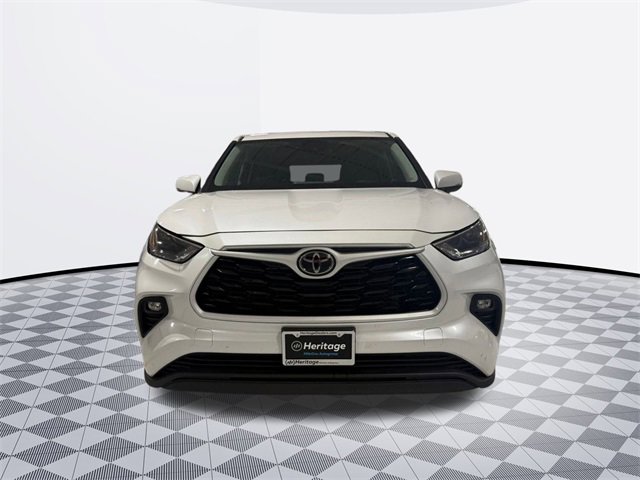 2024 Toyota Highlander LE Sport photo 3