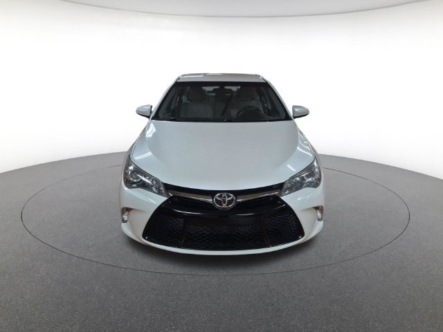 Used 2015 Toyota Camry SE Sedan