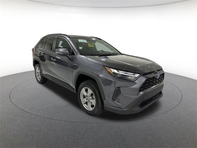 2024 Toyota RAV4 Hybrid XLE photo 3