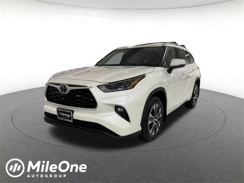 Used 2021 Toyota Highlander XLE Sport Utility