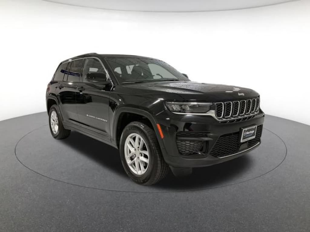 Used 2025 Jeep Grand Cherokee Laredo X Sport Utility