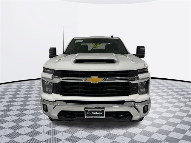 2024 Chevrolet Silverado 2500HD LT photo 2