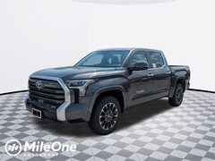 2025 Toyota Tundra i-FORCE MAX Limited i-FORCE MAX Truck CrewMax