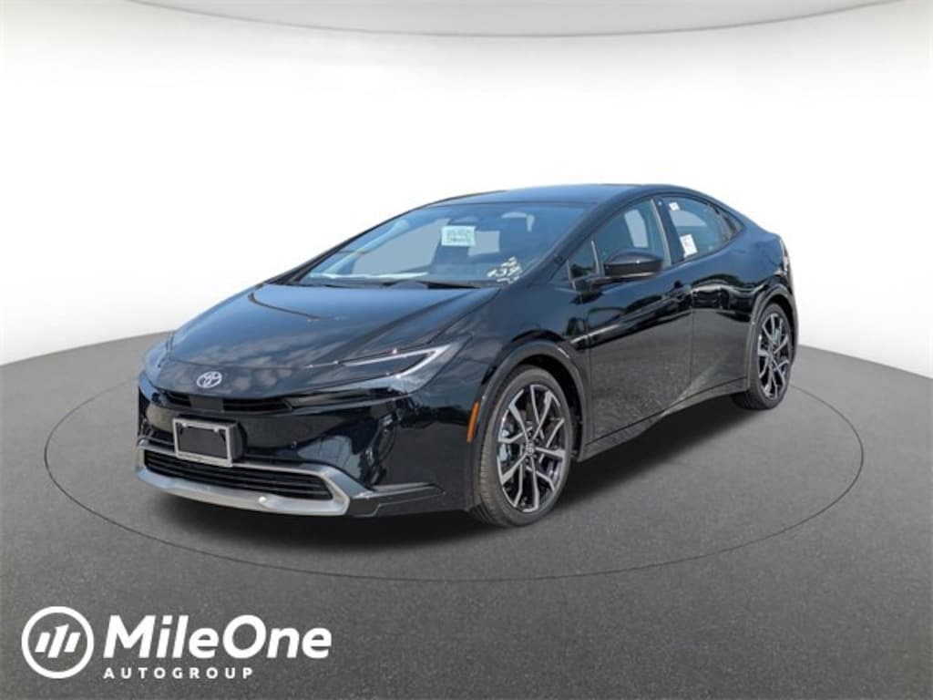 New 2025 Toyota Prius Plug-in Hybrid XSE Hatchback