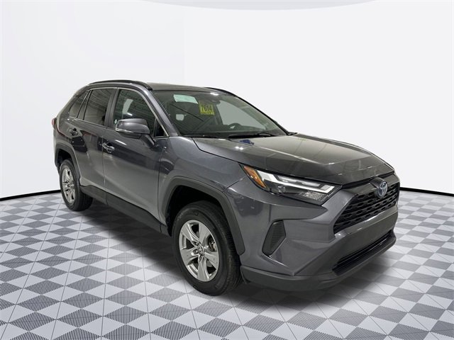 2024 Toyota RAV4 Hybrid XLE photo 2