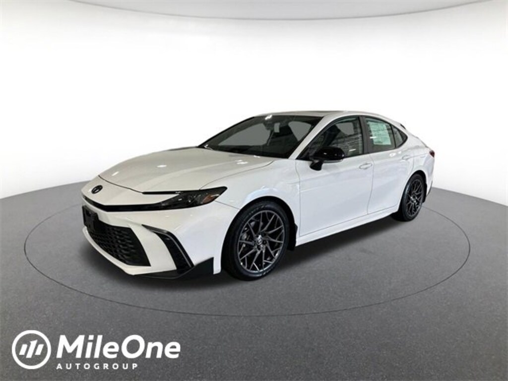 Used 2025 Toyota Camry SE Sedan