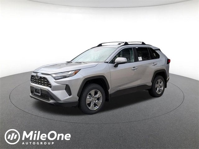 2025 Toyota RAV4 XLE's photo