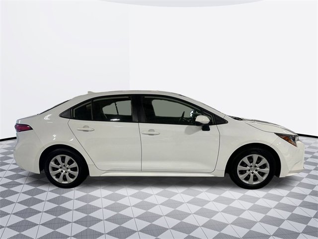 2022 Toyota Corolla LE photo 4