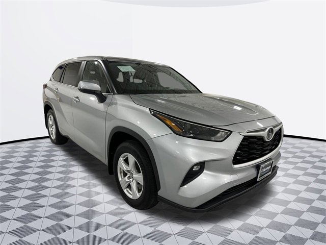 2024 Toyota Highlander LE Sport photo 3