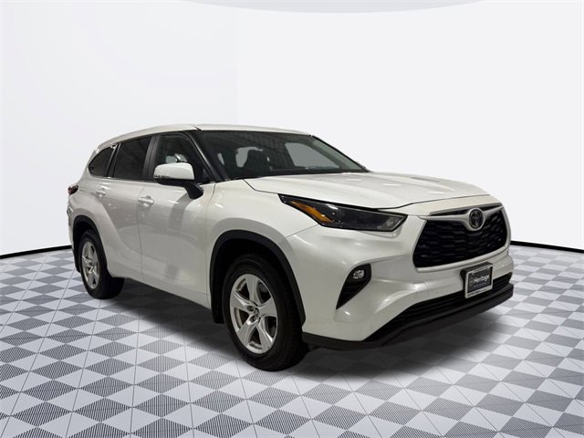 2024 Toyota Highlander LE Sport photo 4