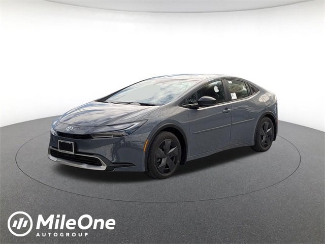 2026 Toyota Prius SE's photo