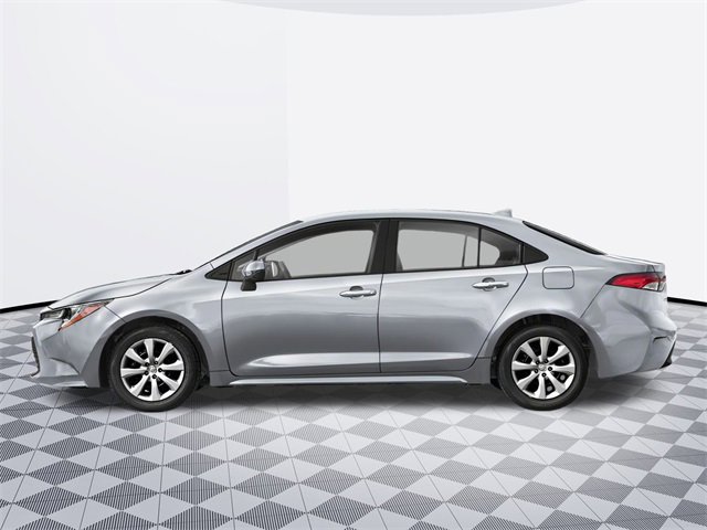 2025 Toyota Corolla LE photo 3