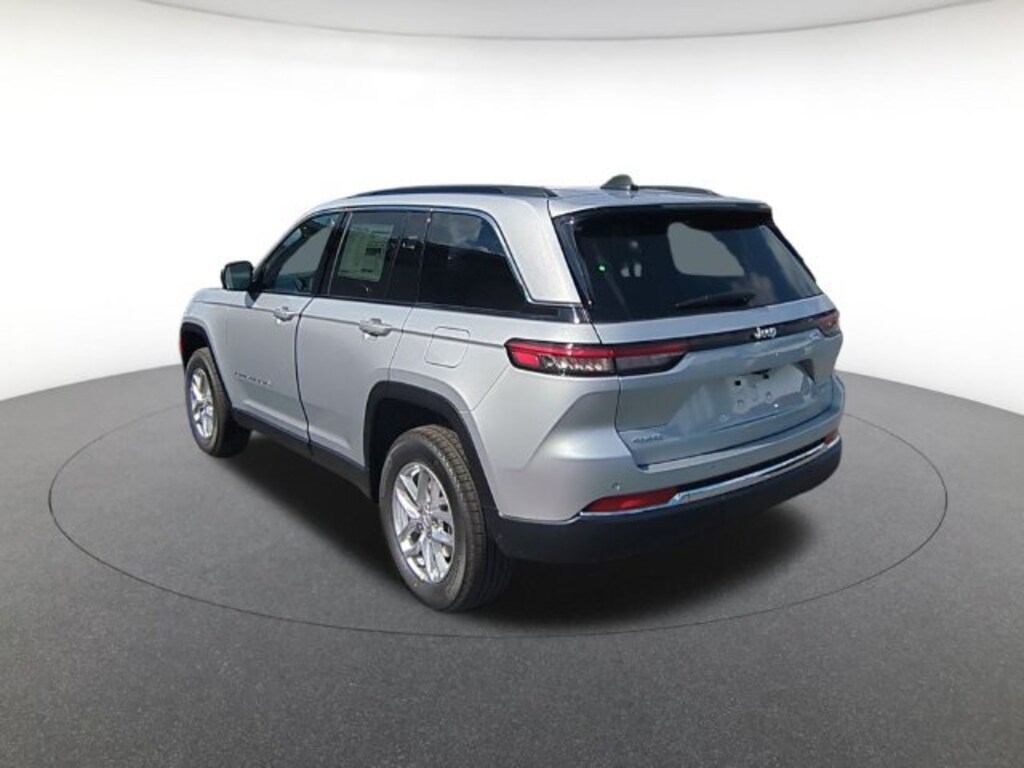 Used 2025 Jeep Grand Cherokee Laredo X Sport Utility