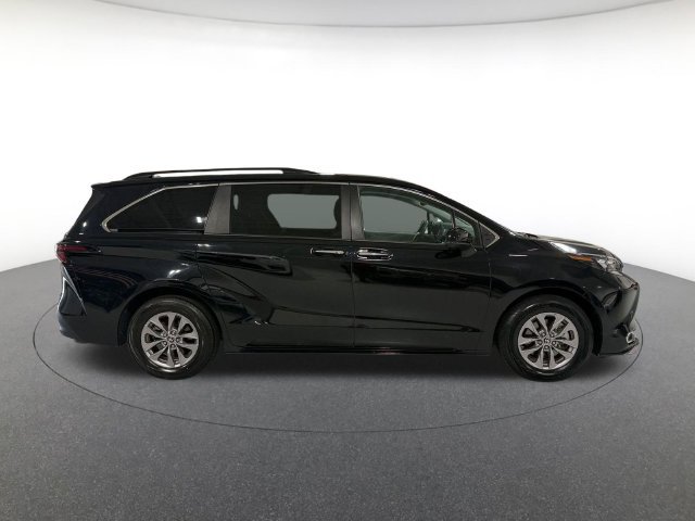 Used 2024 Toyota Sienna XLE Passenger Van
