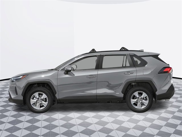 2025 Toyota RAV4 Hybrid XLE photo 3
