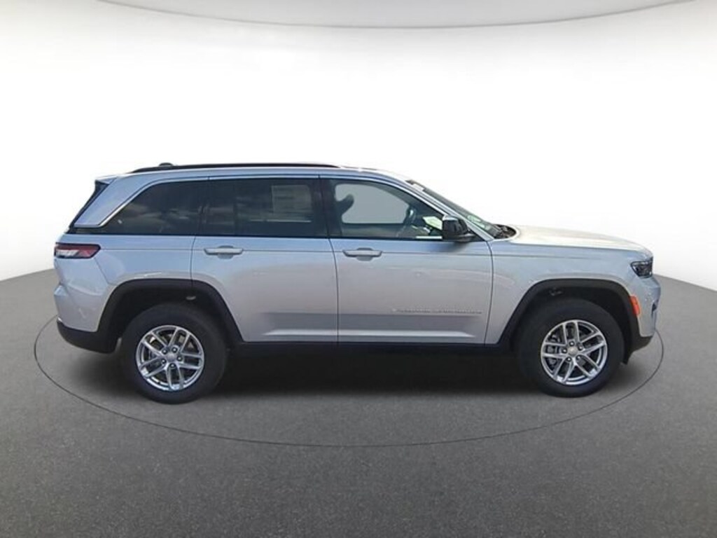 Used 2025 Jeep Grand Cherokee Laredo X Sport Utility