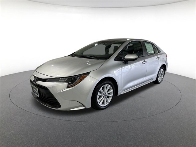 2025 Toyota Corolla LE photo 2