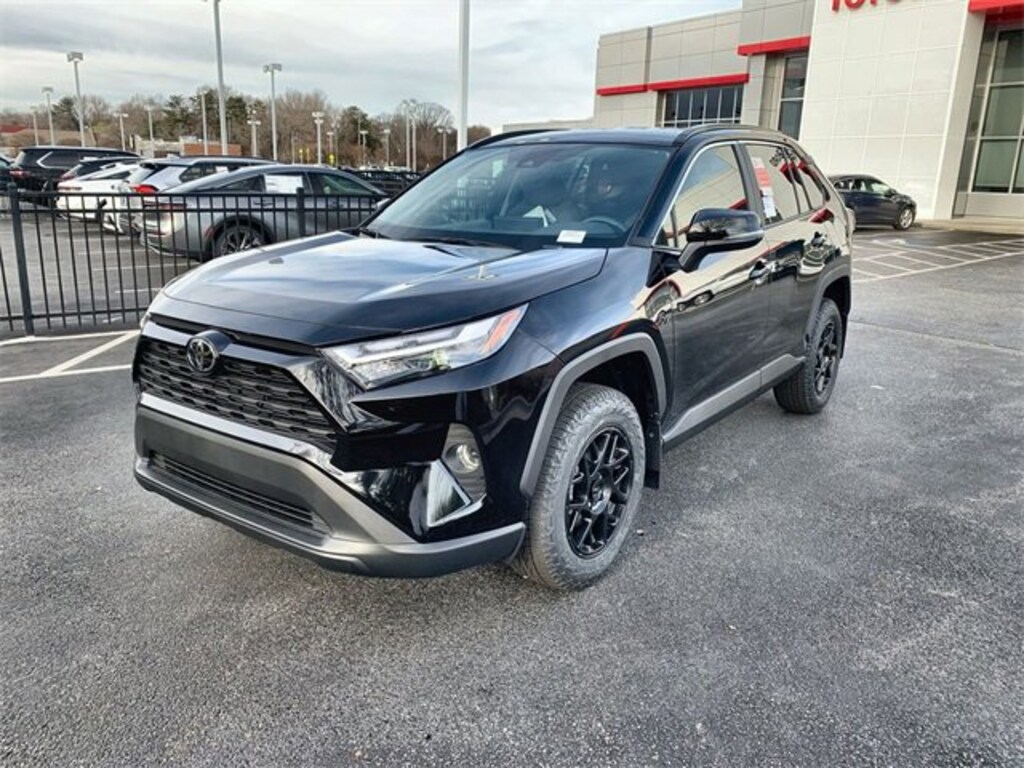 New 2025 Toyota RAV4 XLE XLE FWD SUV