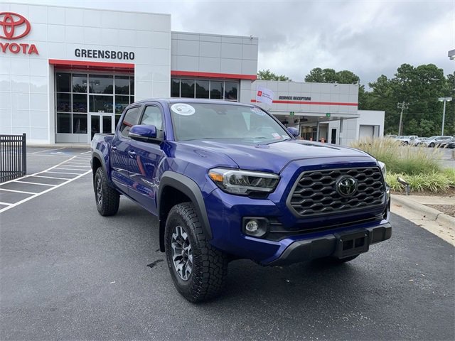2022 Toyota Tacoma TRD V6 photo 2