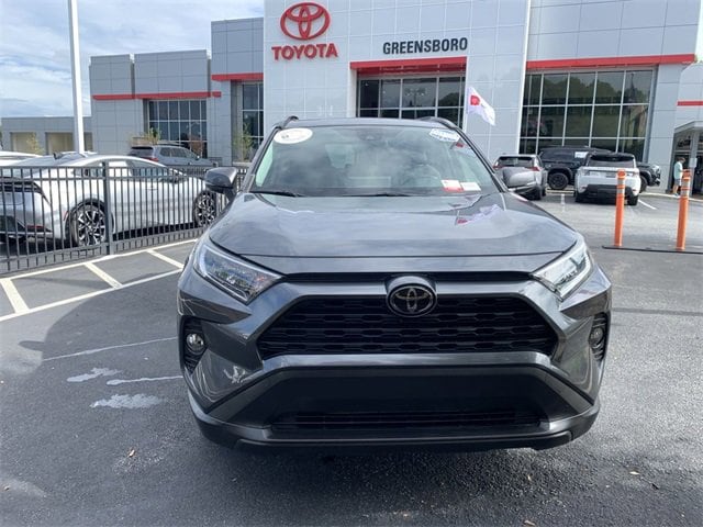 2019 Toyota RAV4 Premium XLE photo 2