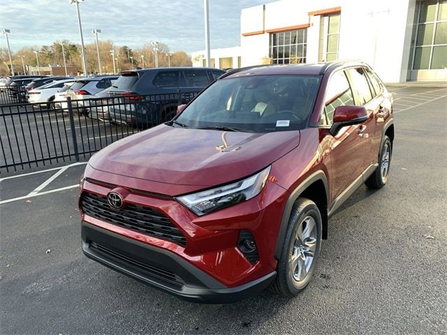 2025 Toyota RAV4 XLE's photo