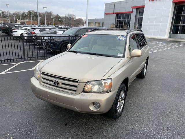 2005 Toyota Highlander Base's photo