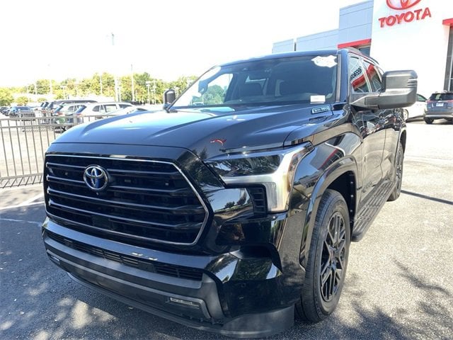 2023 Toyota Sequoia SR5's photo