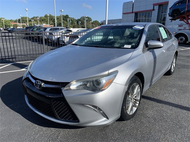 2015 Toyota Camry SE photo 3