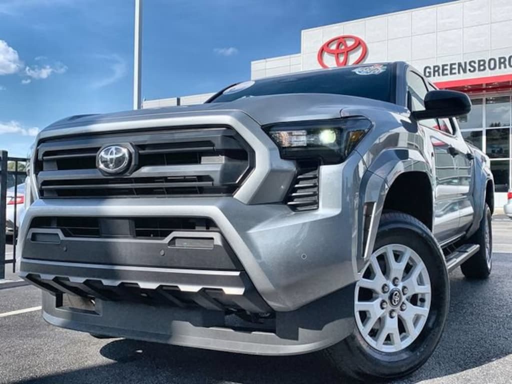 Used 2025 Toyota Tacoma SR Truck