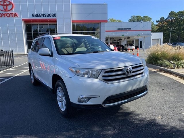 Used 2013 Toyota Highlander Plus with VIN 5TDBK3EH4DS276316 for sale in Greensboro, NC