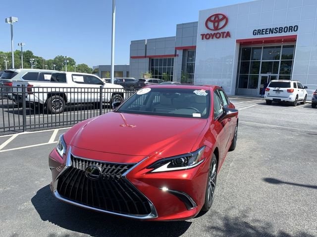 2025 Lexus ES 350 350's photo
