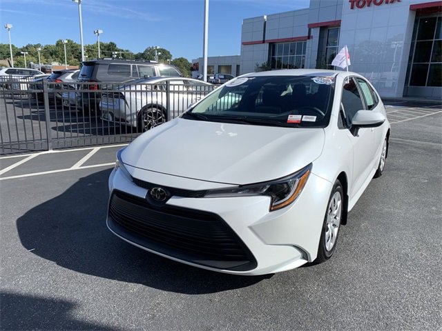 2025 Toyota Corolla LE photo 4