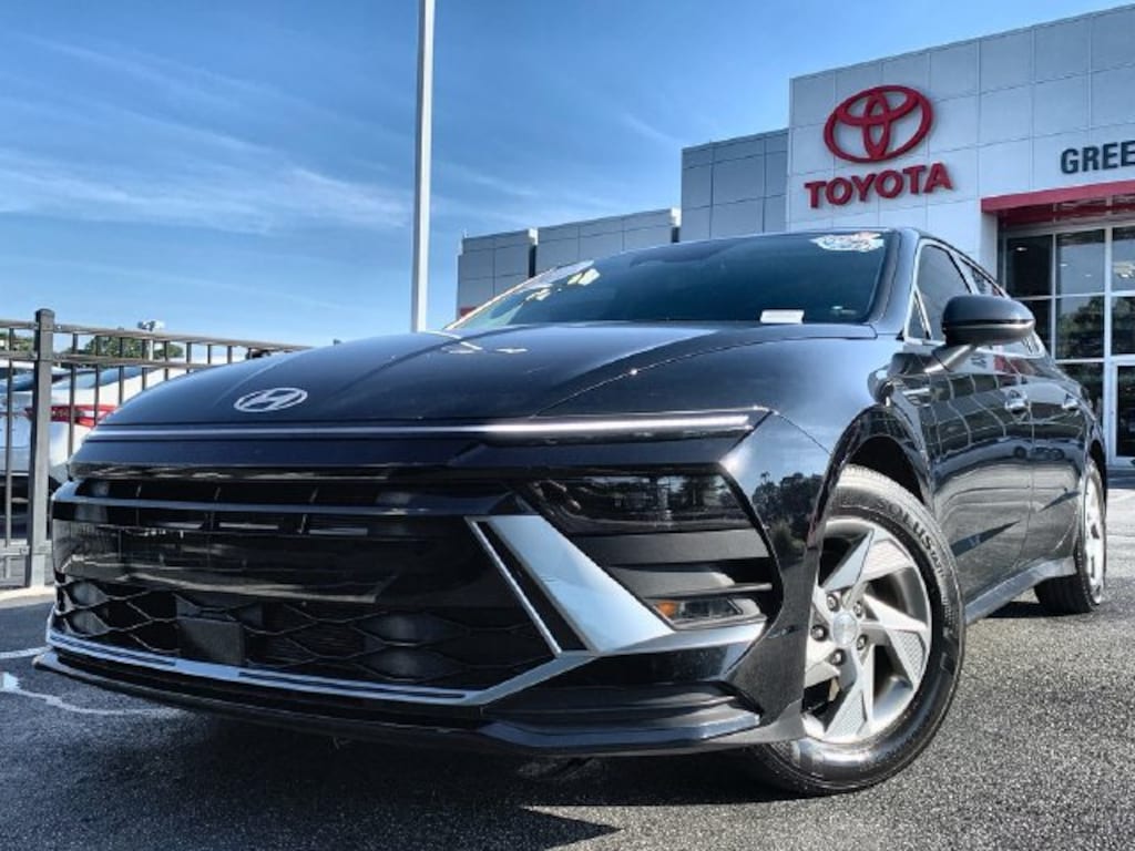 Used 2025 Hyundai Sonata SE Sedan