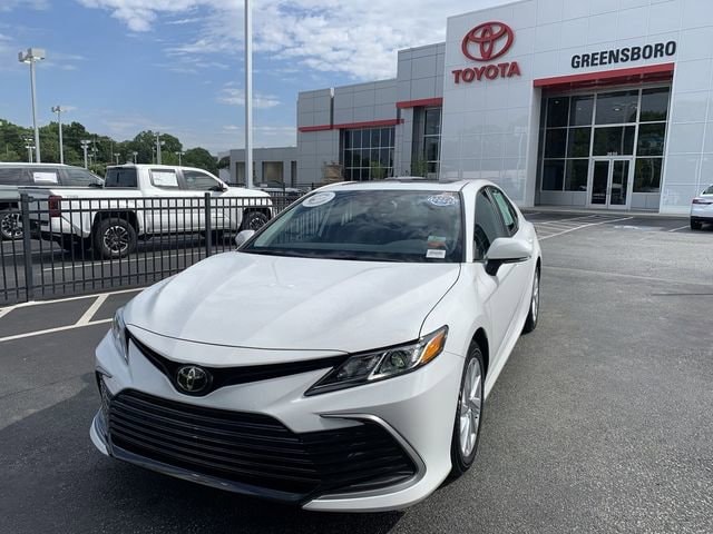 2024 Toyota Camry LE's photo