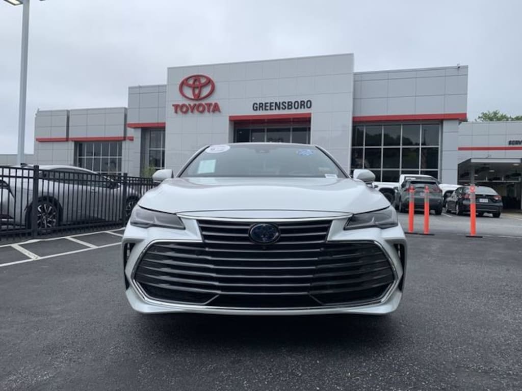 Used 2021 Toyota Avalon Hybrid Limited Sedan