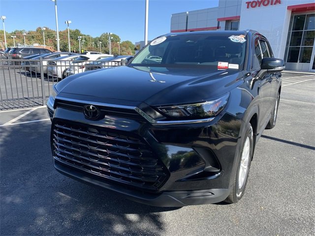 2024 Toyota Highlander Hybrid XLE photo 3