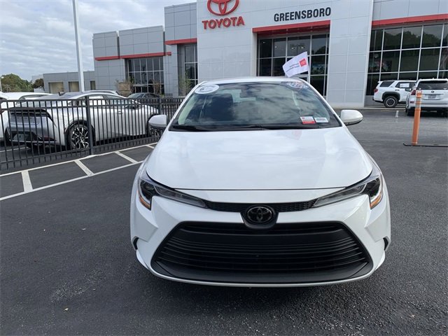 2023 Toyota Corolla LE photo 3