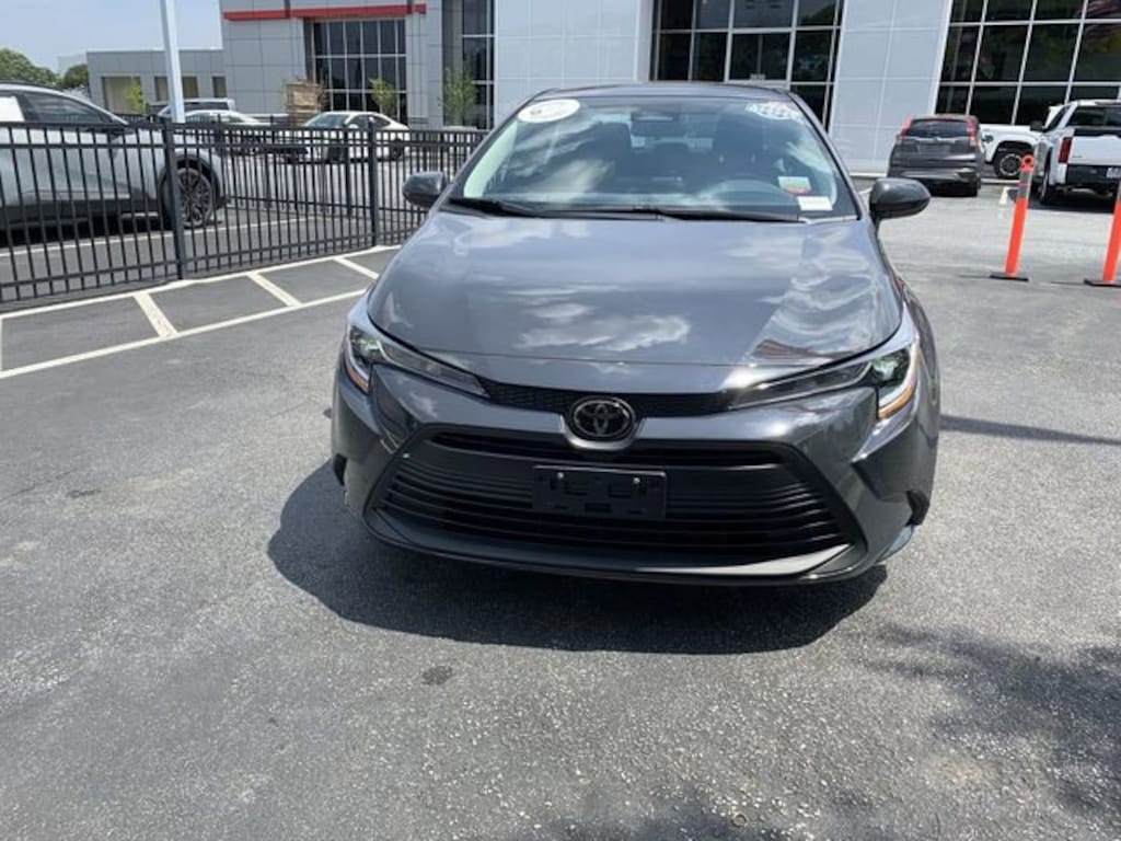 Certified 2025 Toyota Corolla LE Sedan