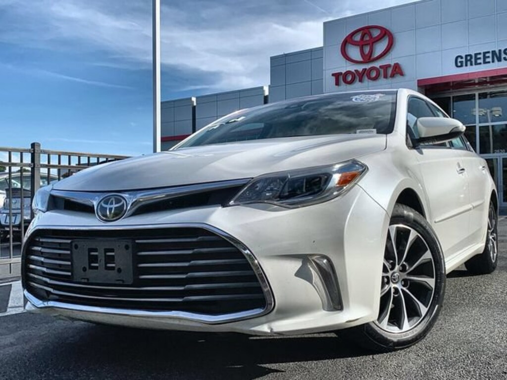 Used 2017 Toyota Avalon XLE Sedan