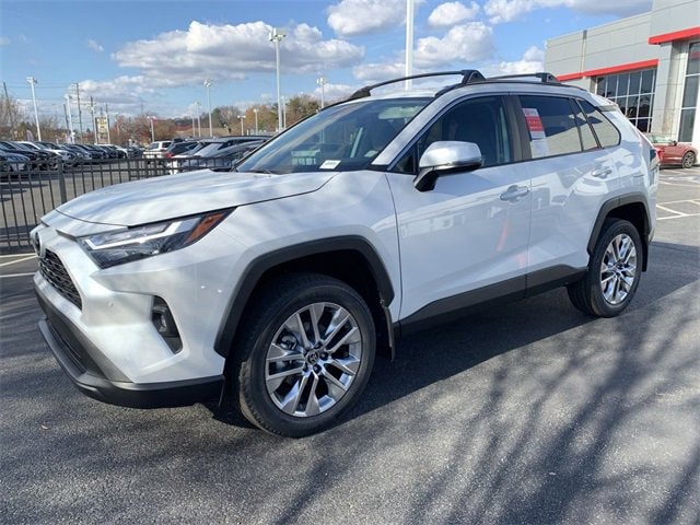 2025 Toyota RAV4 XLE Premium's photo